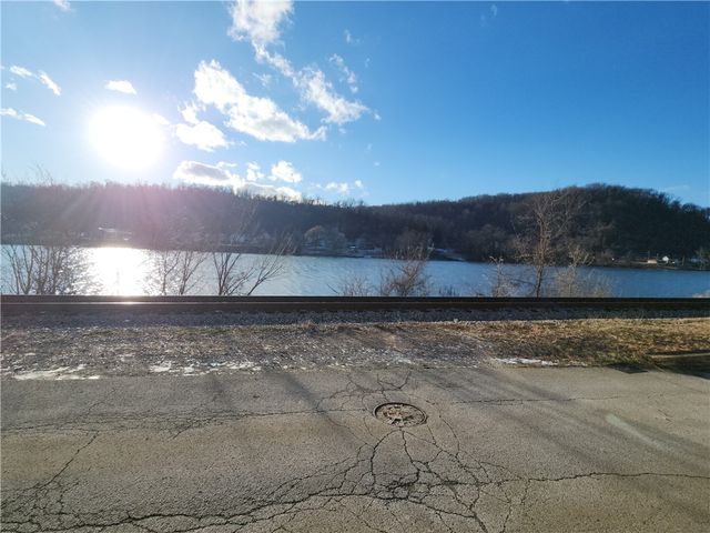 209 211 Water St, Fayette City, PA 15438