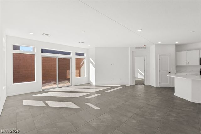 7443 Legacy Point Street, Las Vegas, NV 89113