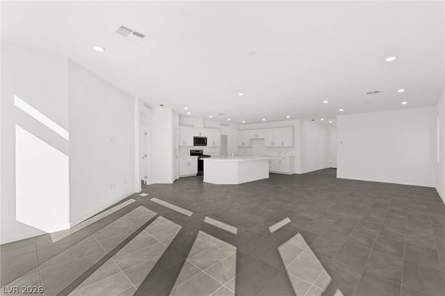 7443 Legacy Point Street, Las Vegas, NV 89113