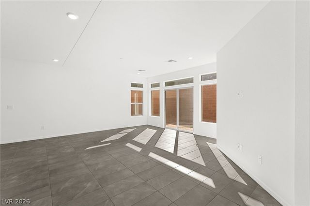 7443 Legacy Point Street, Las Vegas, NV 89113