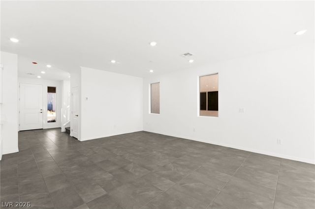 7443 Legacy Point Street, Las Vegas, NV 89113