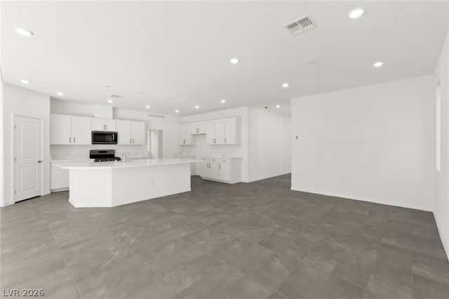 7443 Legacy Point Street, Las Vegas, NV 89113