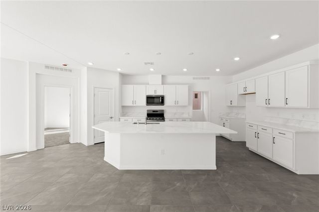 7443 Legacy Point Street, Las Vegas, NV 89113