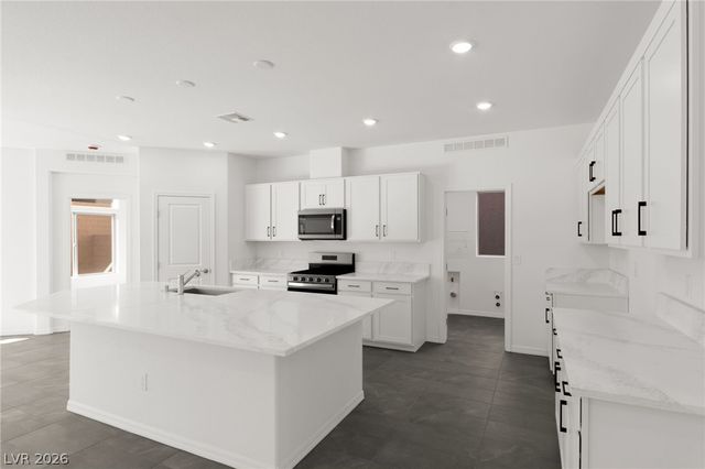 7443 Legacy Point Street, Las Vegas, NV 89113