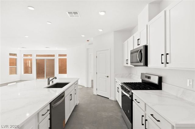 7443 Legacy Point Street, Las Vegas, NV 89113