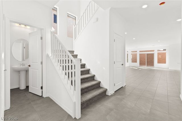 7443 Legacy Point Street, Las Vegas, NV 89113