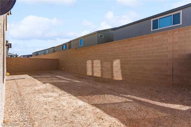 7443 Legacy Point Street, Las Vegas, NV 89113