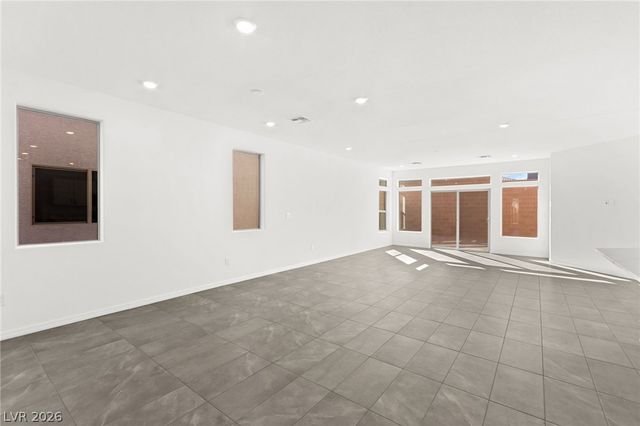 7443 Legacy Point Street, Las Vegas, NV 89113