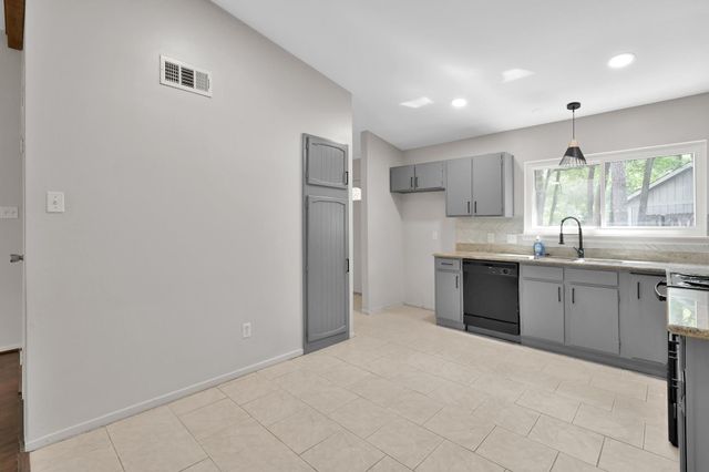 21 Gambrel Oak Place, The Woodlands, TX 77380