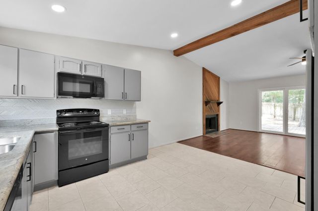 21 Gambrel Oak Place, The Woodlands, TX 77380