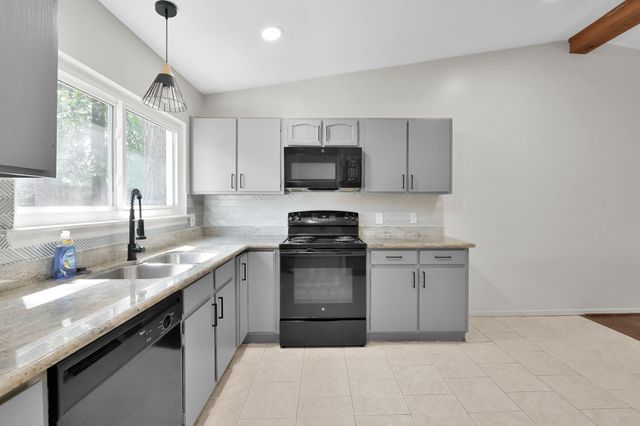 21 Gambrel Oak Place, The Woodlands, TX 77380