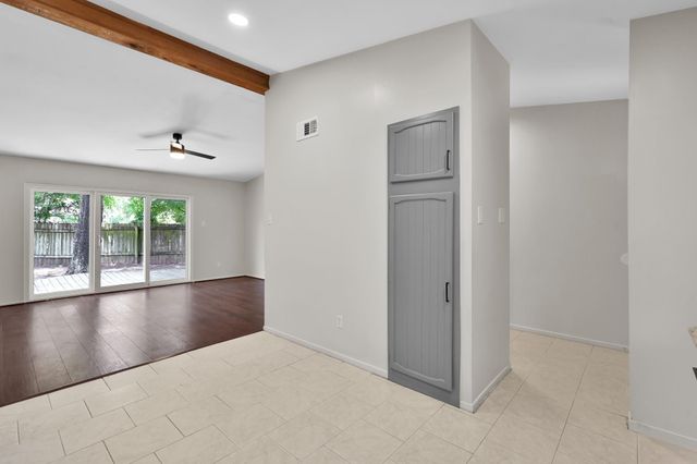 21 Gambrel Oak Place, The Woodlands, TX 77380