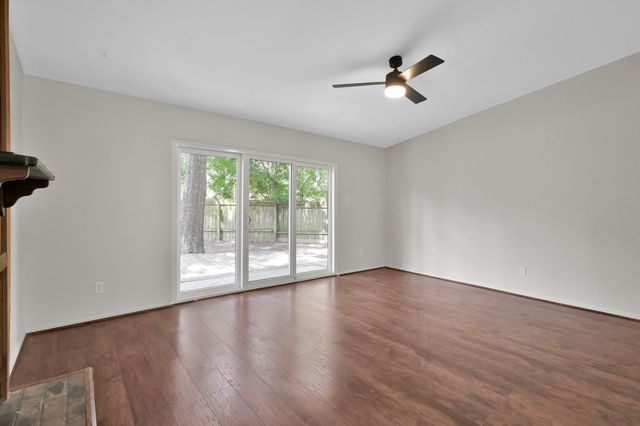 21 Gambrel Oak Place, The Woodlands, TX 77380