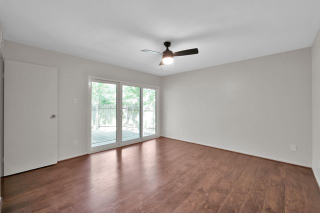 21 Gambrel Oak Place, The Woodlands, TX 77380