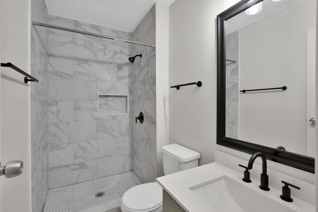 21 Gambrel Oak Place, The Woodlands, TX 77380