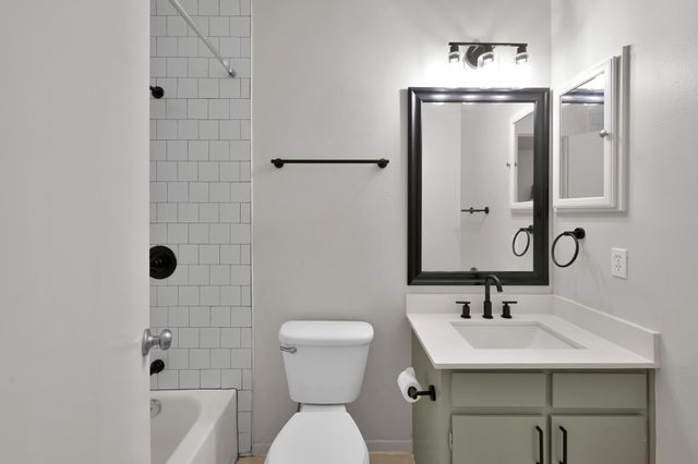 21 Gambrel Oak Place, The Woodlands, TX 77380