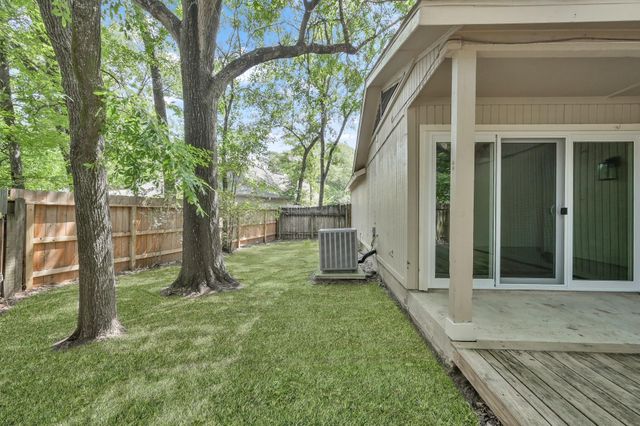 21 Gambrel Oak Place, The Woodlands, TX 77380