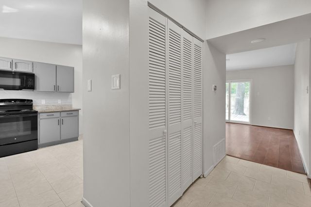 21 Gambrel Oak Place, The Woodlands, TX 77380