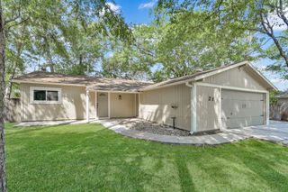 21 Gambrel Oak Place, The Woodlands, TX 77380