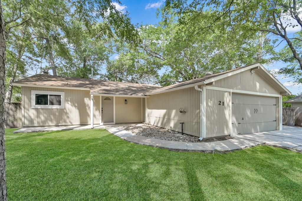 21 Gambrel Oak Place, The Woodlands, TX 77380
