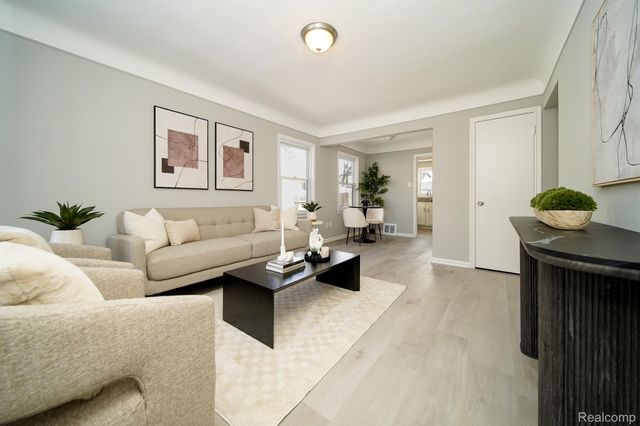 750 E Hayes Avenue, Hazel Park, MI 48030