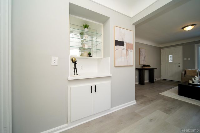 750 E Hayes Avenue, Hazel Park, MI 48030