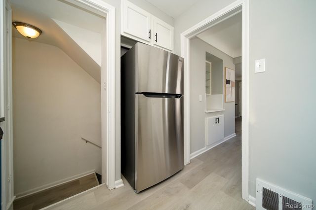 750 E Hayes Avenue, Hazel Park, MI 48030