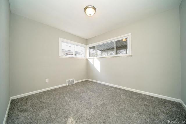 750 E Hayes Avenue, Hazel Park, MI 48030