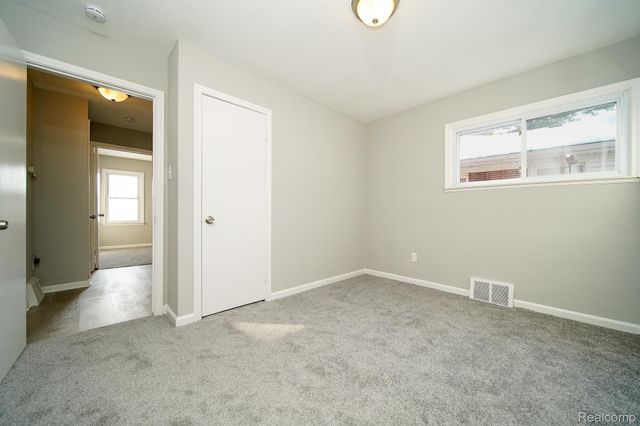 750 E Hayes Avenue, Hazel Park, MI 48030