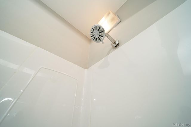 750 E Hayes Avenue, Hazel Park, MI 48030