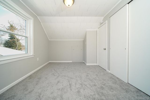 750 E Hayes Avenue, Hazel Park, MI 48030