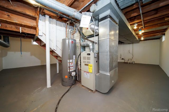 750 E Hayes Avenue, Hazel Park, MI 48030