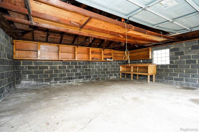 750 E Hayes Avenue, Hazel Park, MI 48030