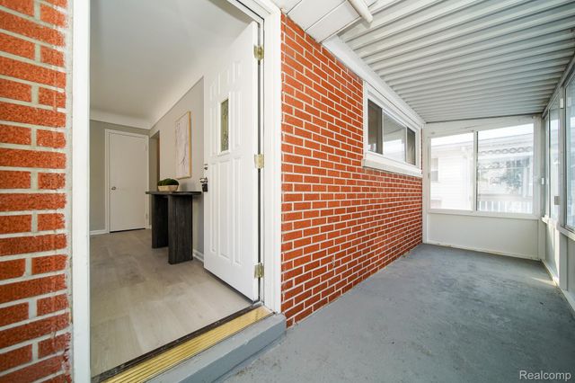 750 E Hayes Avenue, Hazel Park, MI 48030