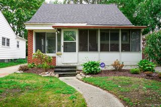 750 E Hayes Avenue, Hazel Park, MI 48030