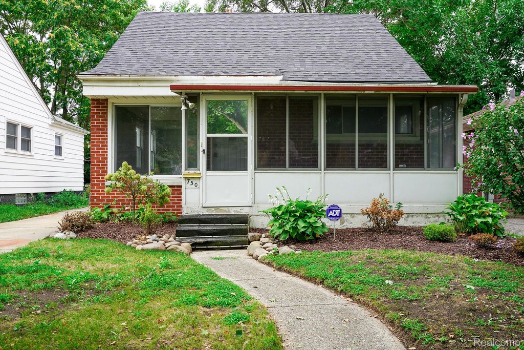 750 E Hayes Avenue, Hazel Park, MI 48030