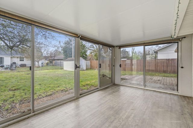 1650 E Swallow Street, Springfield, MO 65804