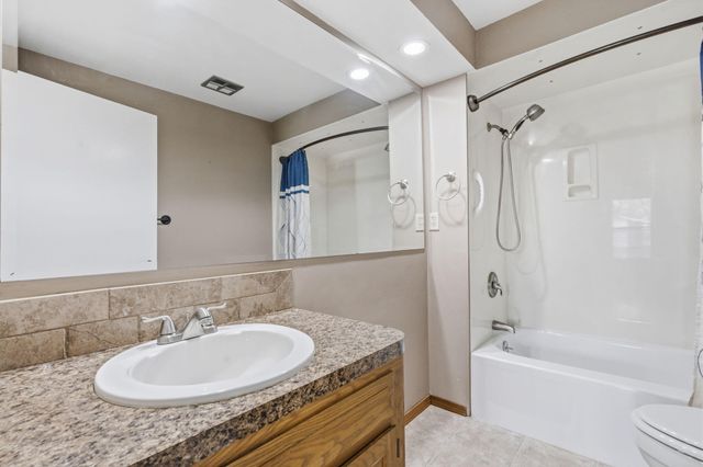 1650 E Swallow Street, Springfield, MO 65804