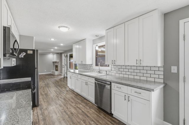 1650 E Swallow Street, Springfield, MO 65804