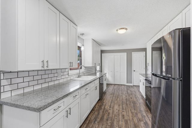 1650 E Swallow Street, Springfield, MO 65804