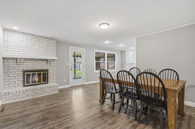 1650 E Swallow Street, Springfield, MO 65804