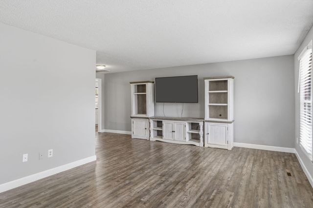 1650 E Swallow Street, Springfield, MO 65804