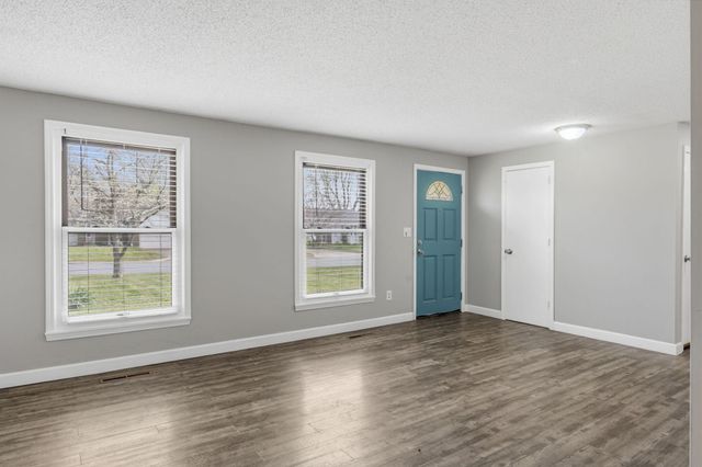 1650 E Swallow Street, Springfield, MO 65804