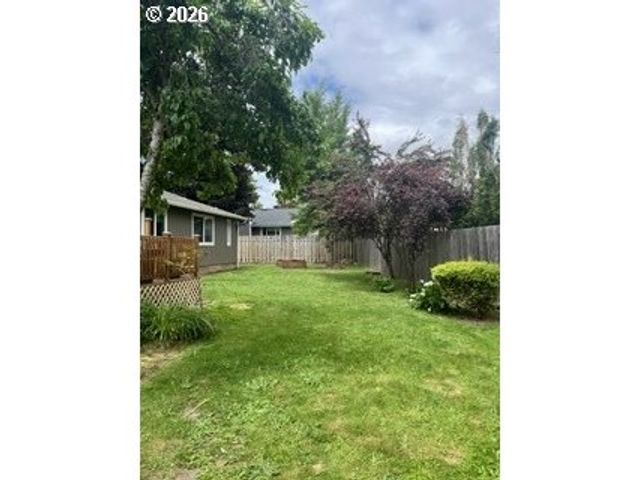 632 Sw WILLOWBROOK Ave, Gresham, OR 97080