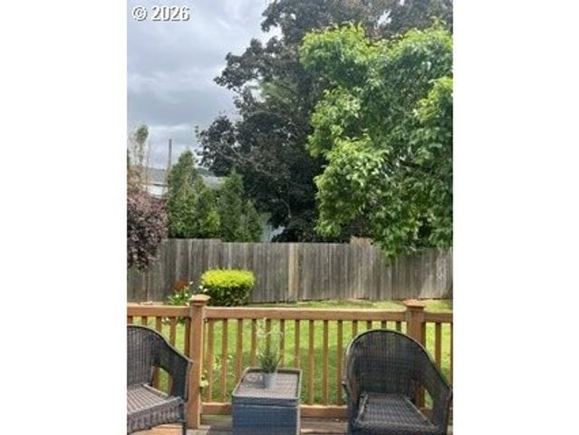 632 Sw WILLOWBROOK Ave, Gresham, OR 97080