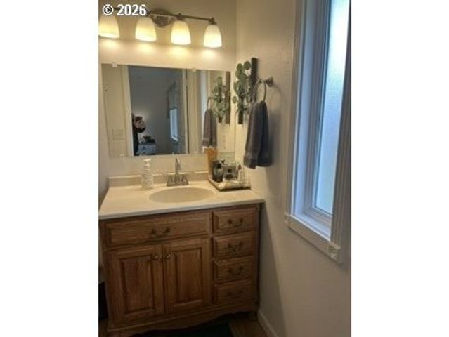 632 Sw WILLOWBROOK Ave, Gresham, OR 97080