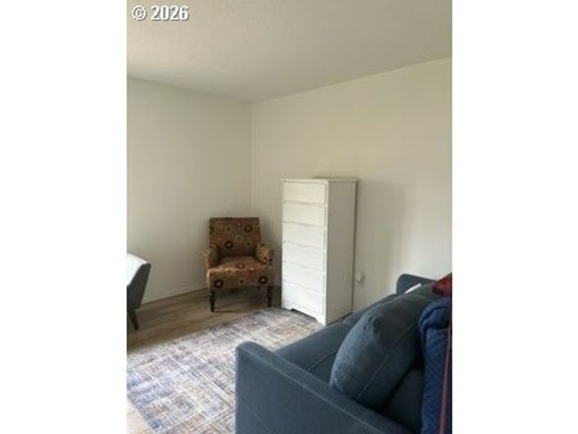 632 Sw WILLOWBROOK Ave, Gresham, OR 97080