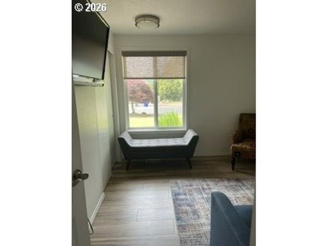 632 Sw WILLOWBROOK Ave, Gresham, OR 97080