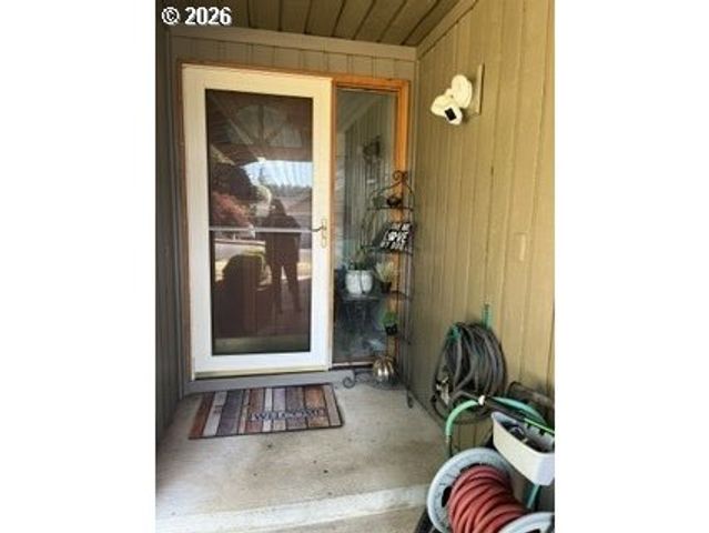 632 Sw WILLOWBROOK Ave, Gresham, OR 97080