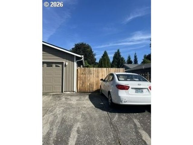 632 Sw WILLOWBROOK Ave, Gresham, OR 97080
